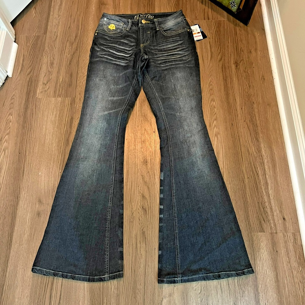 NWT House of Dereon Flare Leg Jeans 3/4 Dark Wash Embroidered Back Pockets